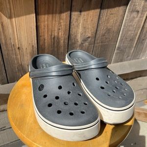 Black Platform Crocs Mens size 9/Womens 11